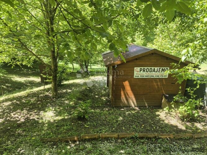 Zemljište sa dozvoljenom gradnjom objekta do 100m² nadomak Z
