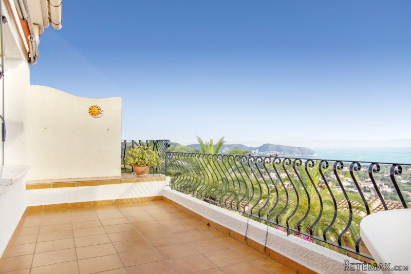 Spanish style semi-detached house with.. - 2