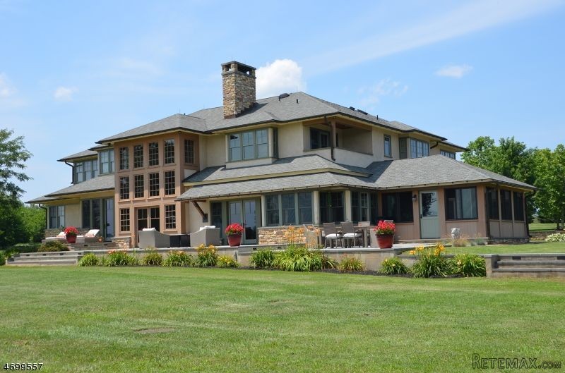 5 bedroom Detached House For Sale: 126..