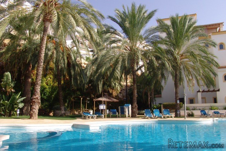 This comfortable holiday apartment consists of two..