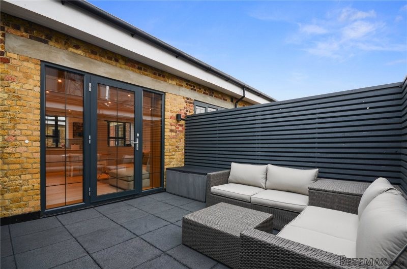 Property - London - For Sale