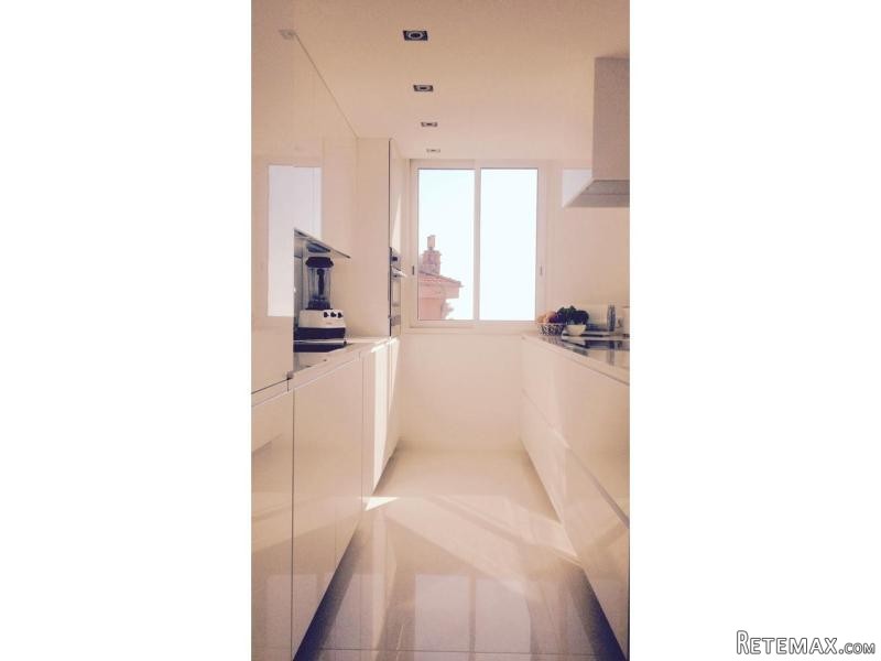 Magnificent 3 Bed Apartment Between..