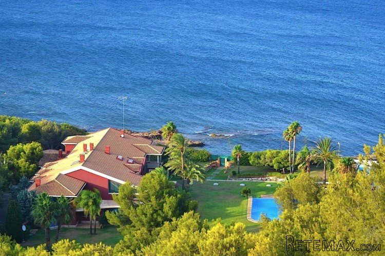 Exceptional luxury sea front villa in Denia, Costa Blanca..