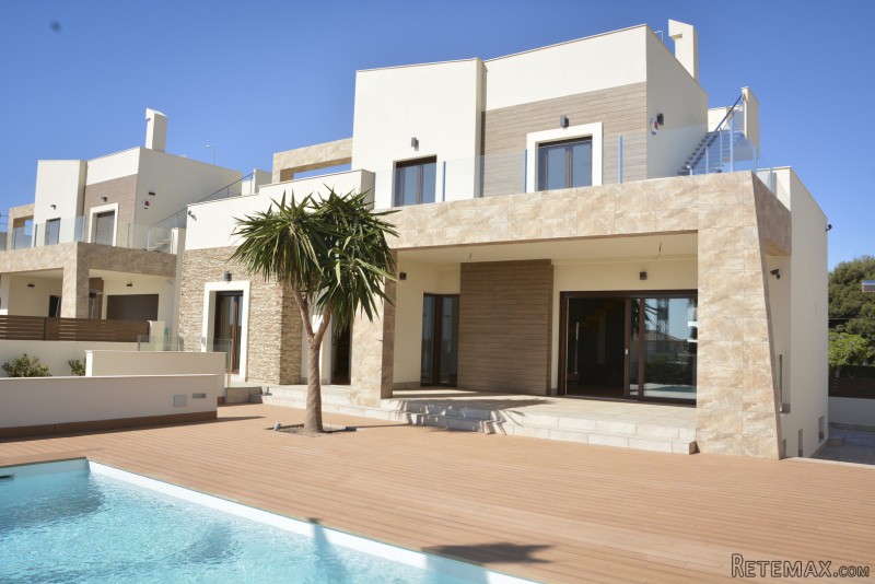 3 Bedrooms - Villa - Alicante - For Sale
