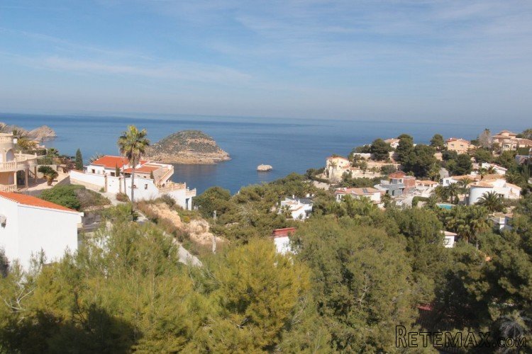 Large villa with spectacular sea views in Javea.