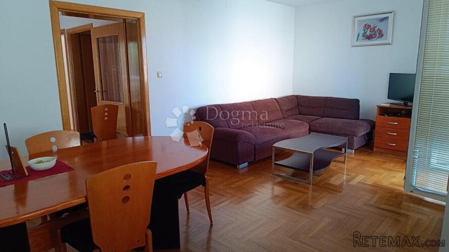 Malinska, 61 m2 2s+db, balkon, parking - 2
