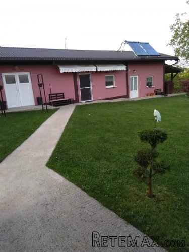 Prodajem kuću i kompletno imanje - 2
