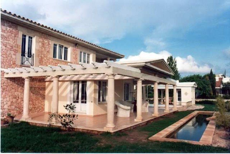 Villa in Puerto Pollensa, mediterranean style. Plot 1150m2..