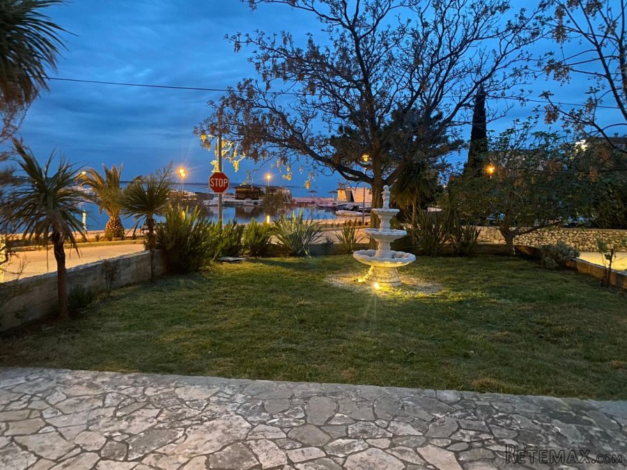 Vrsi, vila 220 m2 prvi red do mora - 3