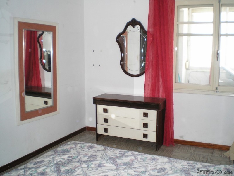 4 bedroom, 1 bathroom Apartment, (build..