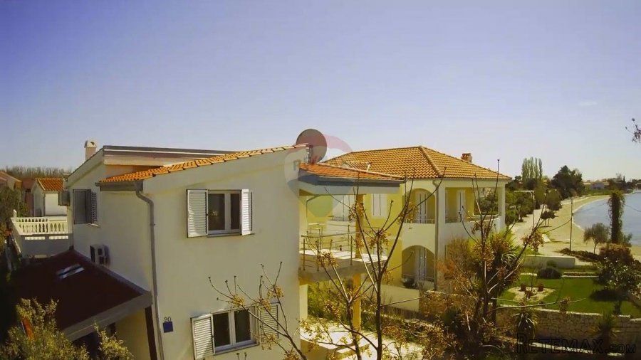 Vrsi, vila 220 m2 prvi red do mora - 5