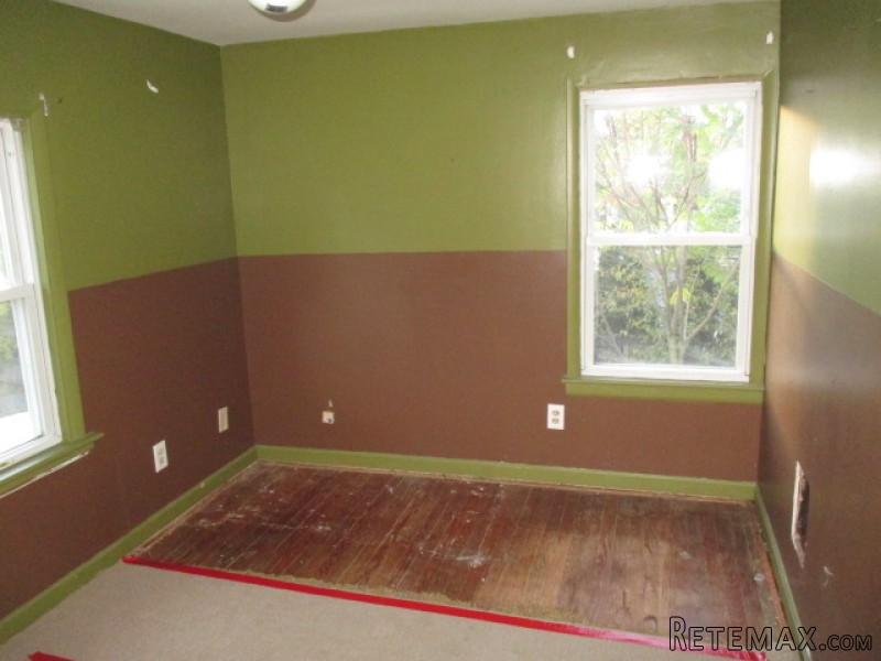 4 E Ninth Ave Pine Hill, NJ, 08021.. - 2