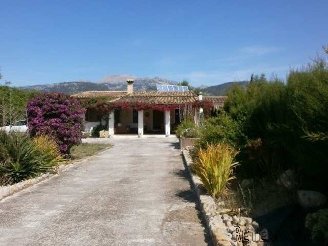 Lovely finca in a quiet area. 144m2 + storeroom of 9m2 in..