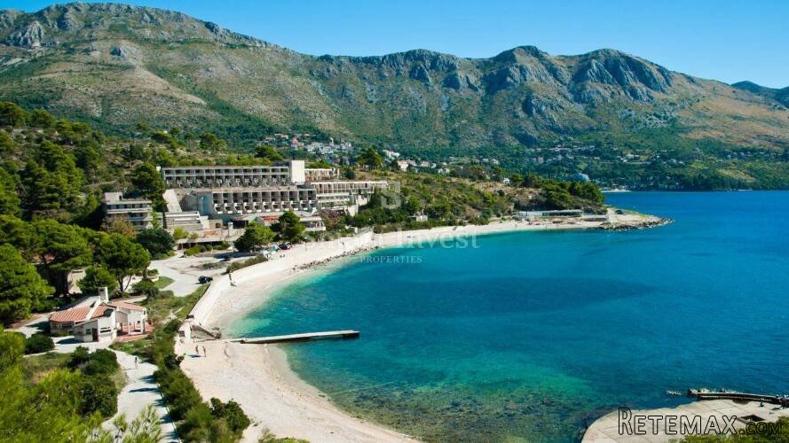 DUBROVNIK, građevinsko zemljište od 11634 m2 - T1 zona