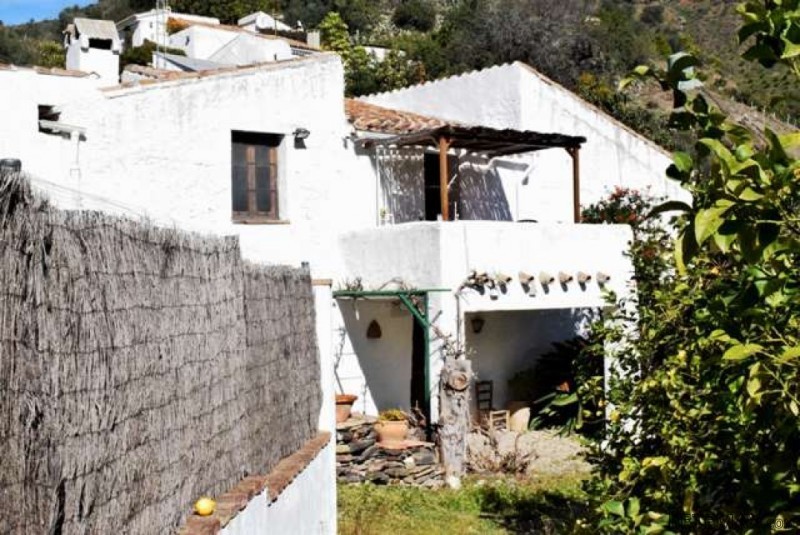 4 bedroom, 1 bathroom Finca/Country..