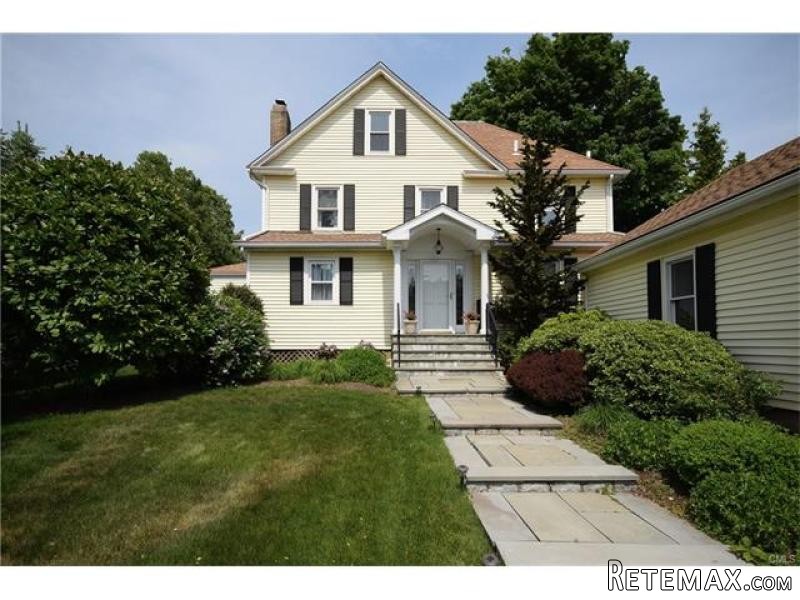 4 bedroom House For Sale: 87 HOLMES.. - 2