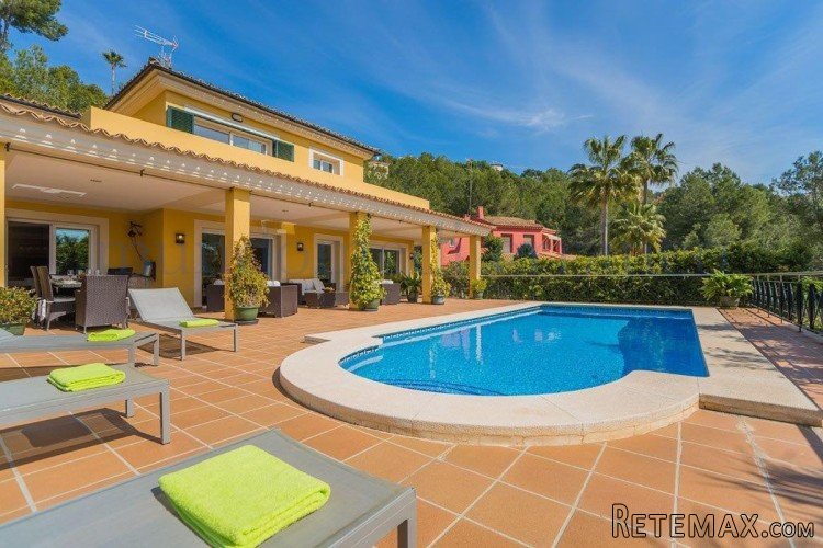 Spacious nice villa near the Real Golf Bendinat, in the..