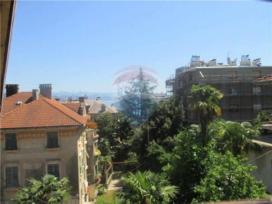 OPATIJA - STAN 98 m2 - I KAT - CENTAR