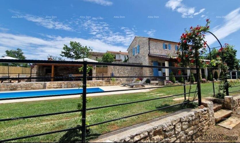 Renovirana istarska kamena kuća s bazenom. Lovreć. - 2