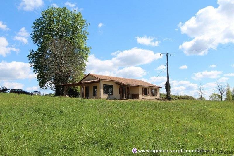 Ref 29087 : Grange Sur 12 Ha De Terrain