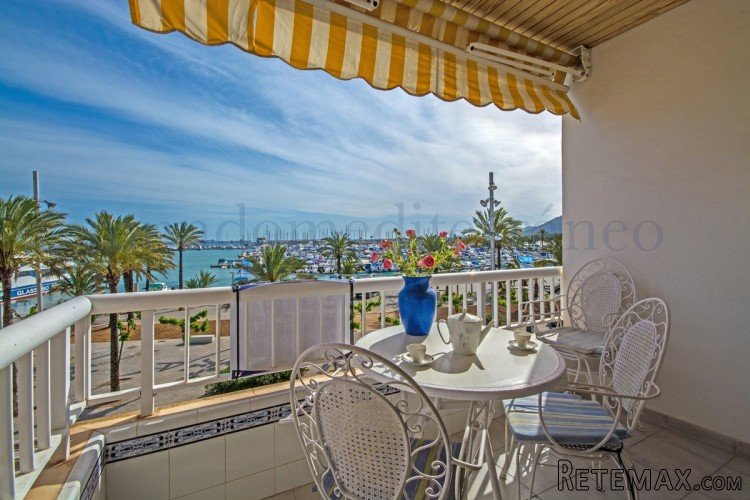 Fantastic seafront property in Puerto de Alcudia. 5-Storey..