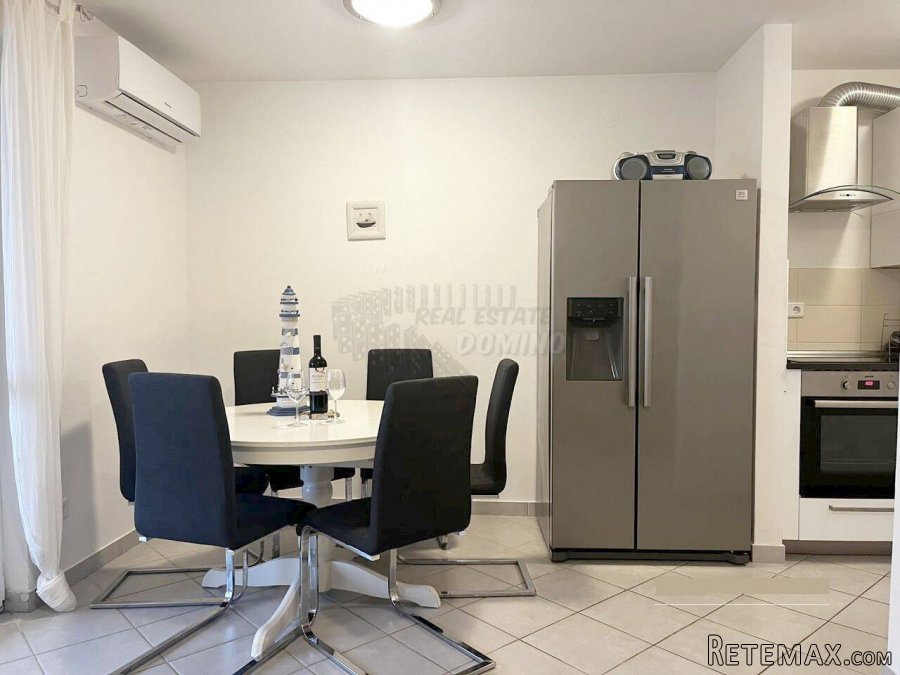 Apartman s prekrasnom okućnicom i pogledom! Uvala Soline! - 6