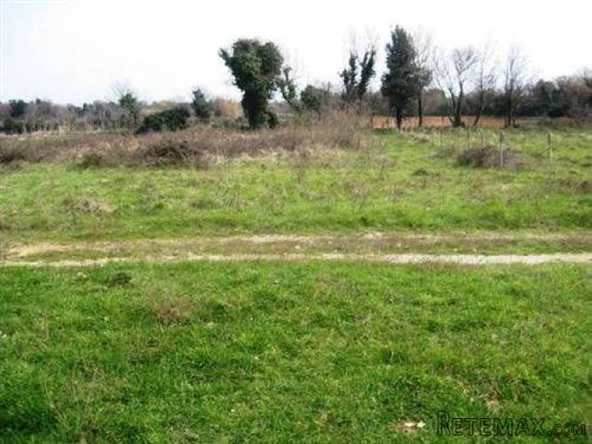 ISTRA ,LIŽNJAN: GRAĐEVINSKO ZEMLJIŠTE BLIZU MORA