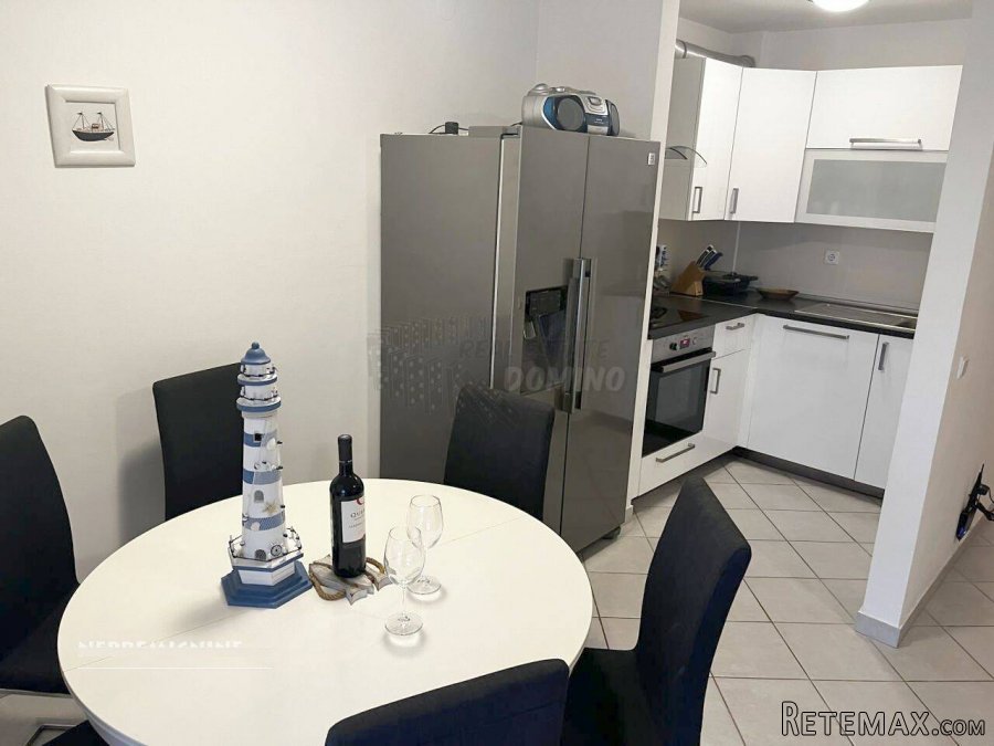 Apartman s prekrasnom okućnicom i pogledom! Uvala Soline! - 7