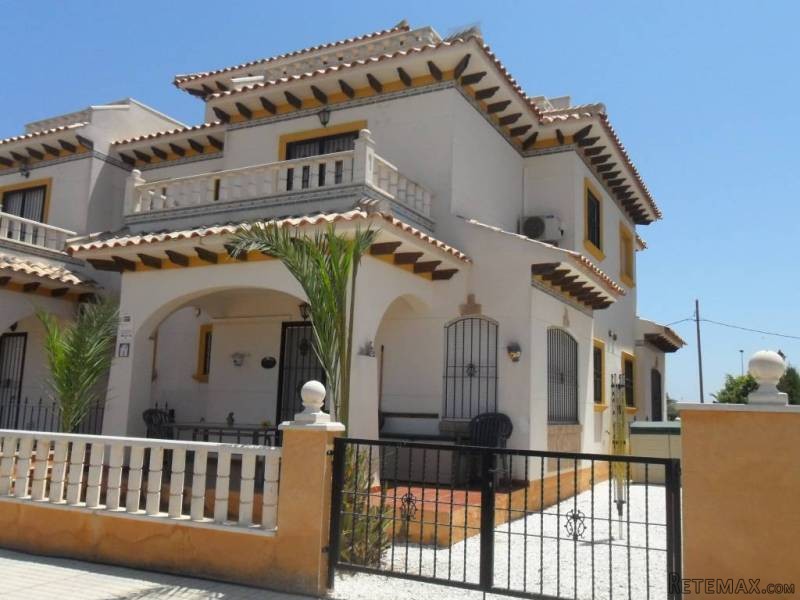 2 Bedrooms - Property - Alicante - For..