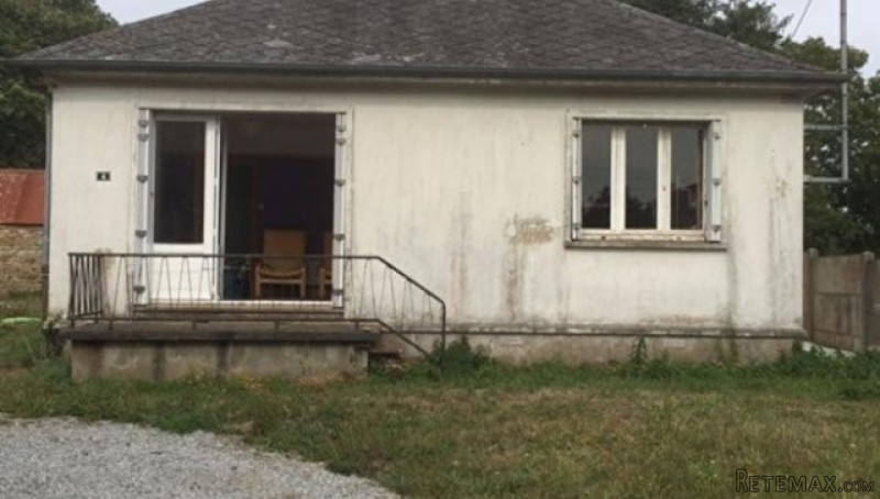Detached bungalow requiring modernising..