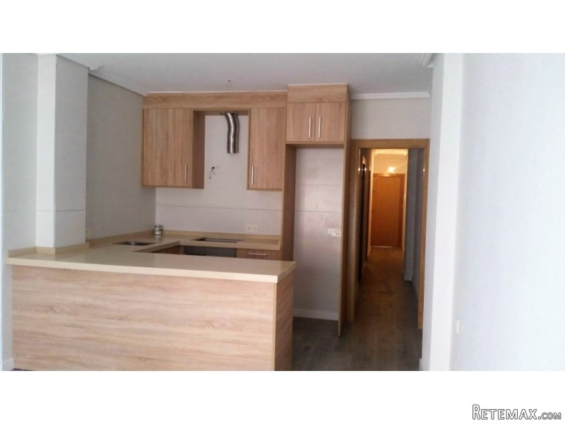 RS379, 2 Bedroom Apartment Reformed..