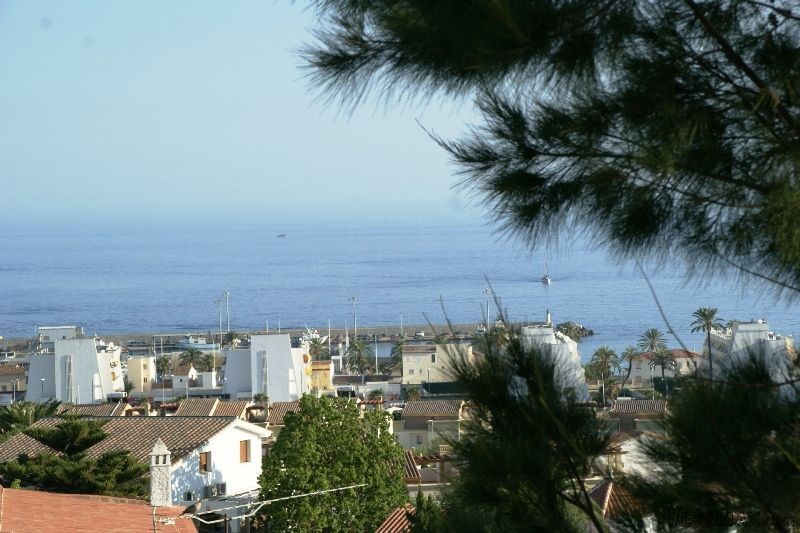 Villa for Sale in Caleta de Velez -..