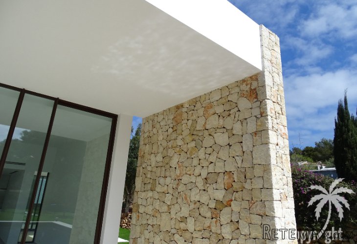 Modern design villa finished in 2015 and located within a.. - 2