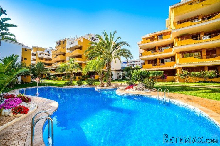 This beautiful renovated apartment is a stone's throw from..