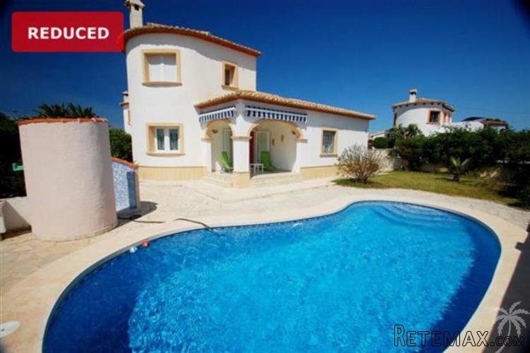 Great Price, for this detached villa, built in 2000 on 2..