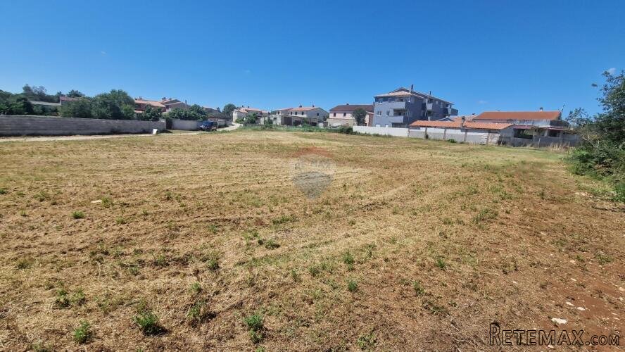 Istra, Šišan, građevinsko zemljište 1699 m2