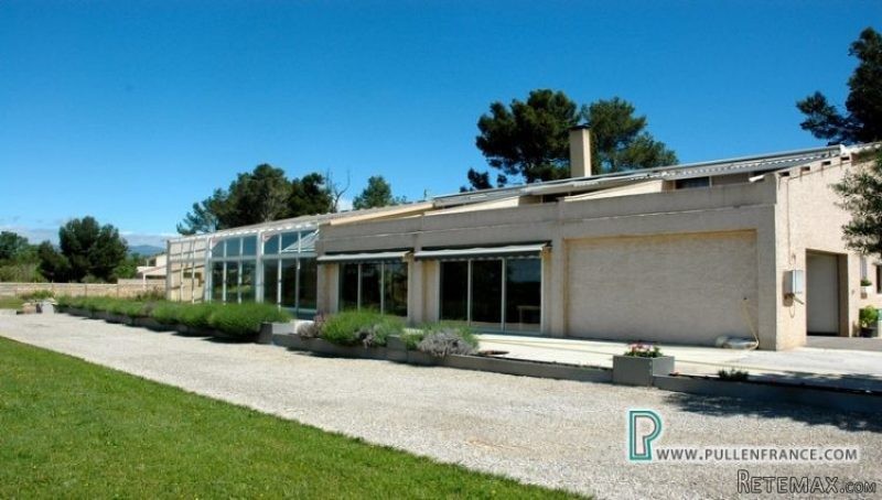 Stylish Contemporary Home With 4.. - 2