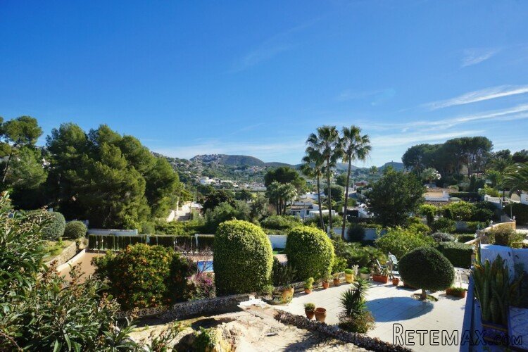 This large terraced property in the popular Tabaira area.. - 4