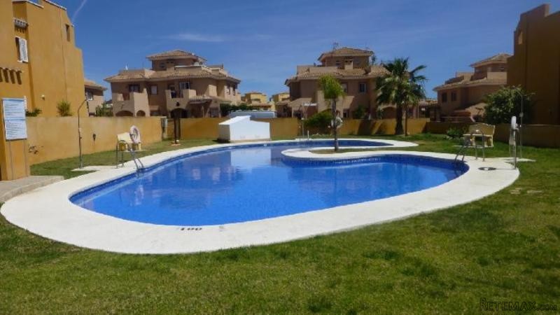 Town House / Village House in Los..
