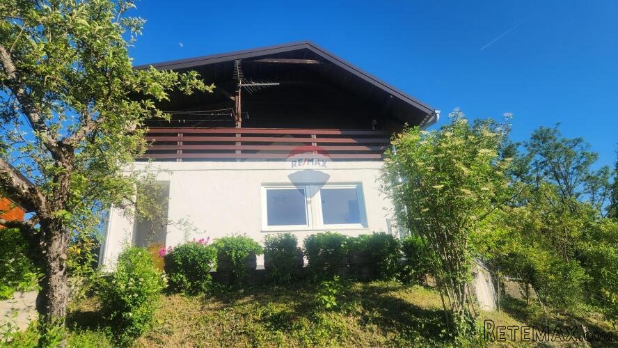 Velika Gorica, Kozjača , kuća sa velikom okućnicom