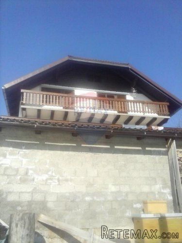 Velika kuća sa poslovnim prostorom