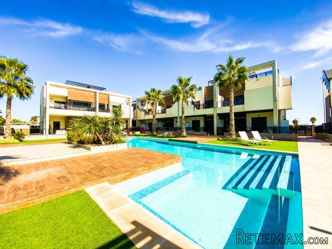 Apartamento en planta baja con jardin de 31,35 m2 , en El..