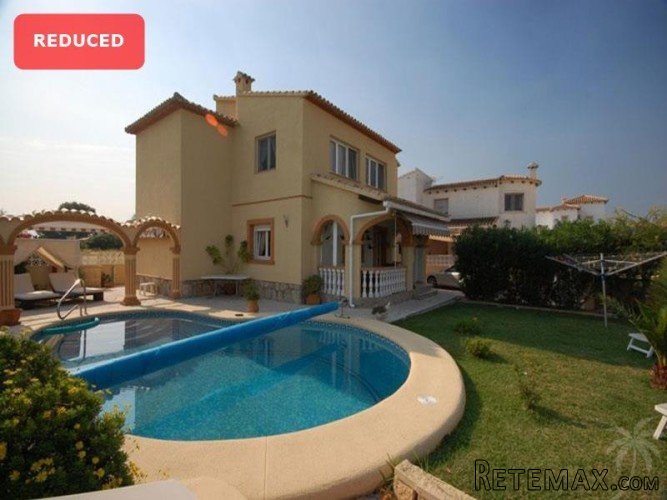 Beautiful villa on two levels, with a separate apartment on..