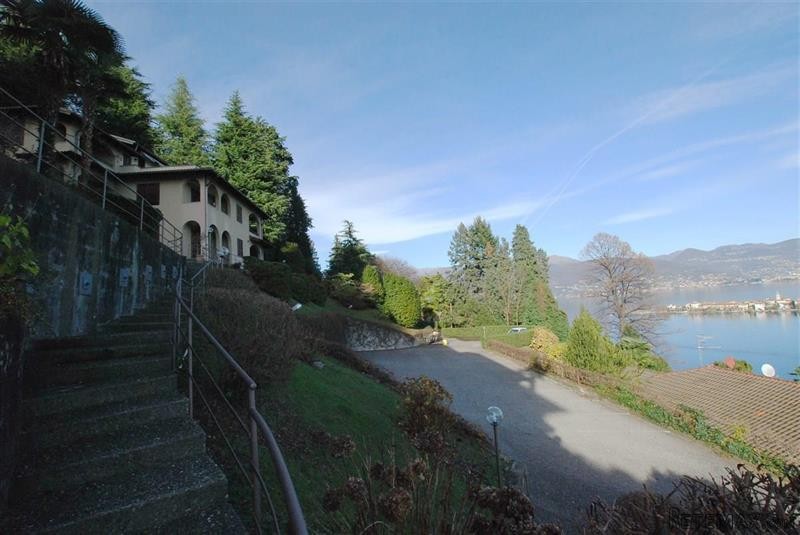 2 bedroom Apartment For Sale: Stresa,It.. - 2