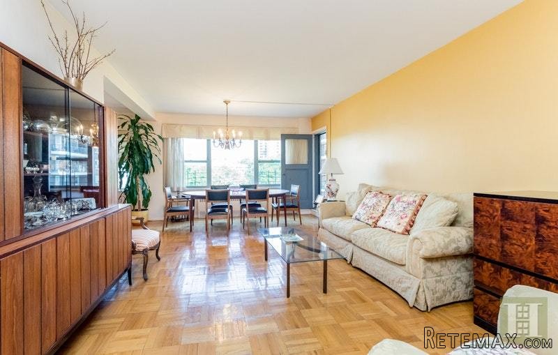 3 bedroom Apartment For Sale: 3515..