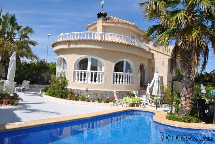 This marvelous villa, constructed in 2001, is located near..