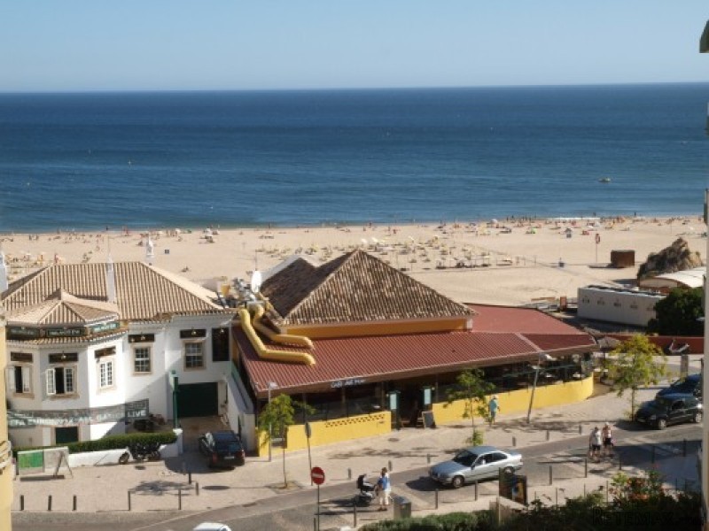 4 Bedroom Apartment Next To Praia Da.. - 2