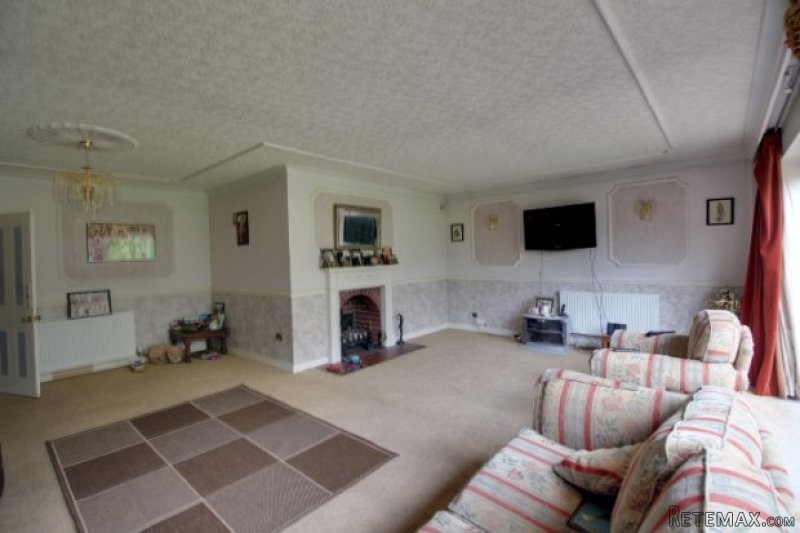 6 bedroom, Detached House house for sale - 2