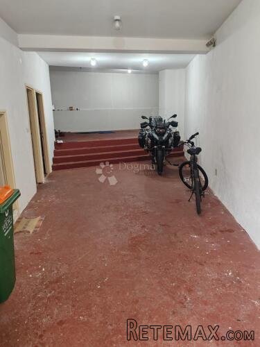 VODICE - poslovni prostor u centru blizu plaže - 2