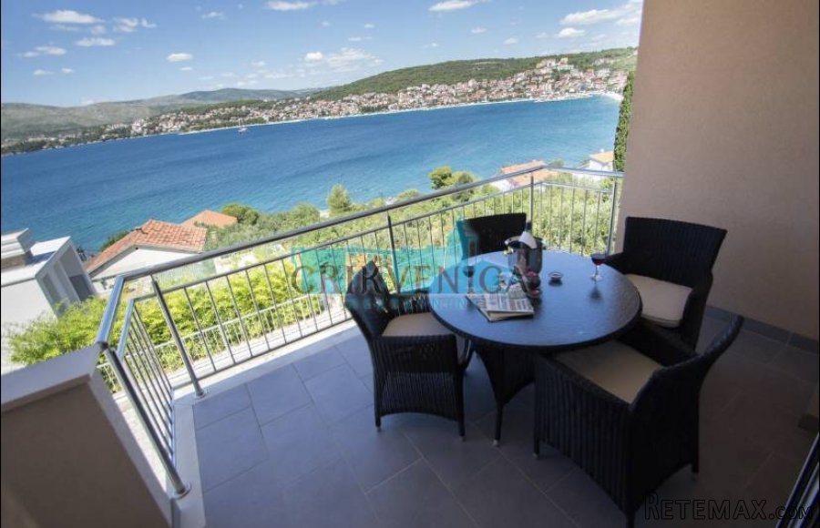 Čiovo, kuća sa 5 apartmana na 50 metara od mora - 3